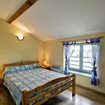 Holiday home Grand De Caractere Pour 15 Pers. Avec Jardin A Lure - Fr-1-496-109