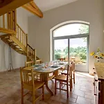 Holiday home Grand De Caractere Pour 15 Pers. Avec Jardin A Lure - Fr-1-496-109