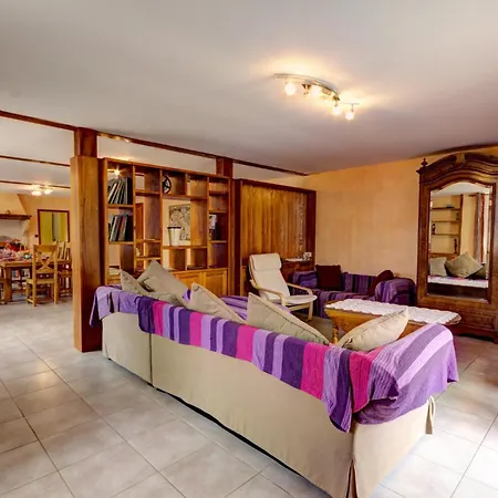 Дом отдыха Grand De Caractere Pour 15 Pers. Avec Jardin A Lure - Fr-1-496-109 Lure (Loire)